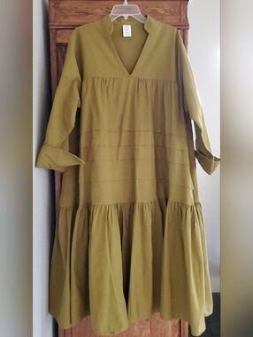 KARA CHIC BY NF MIDI DRESS OS NWOT